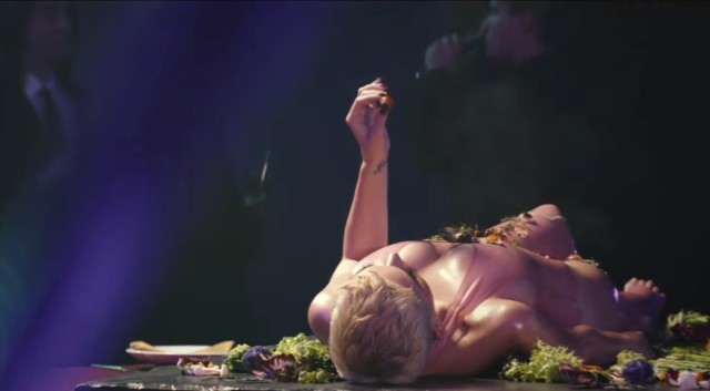 Katy Perry'nin tepki çeken klibi 24 saatte 25 milyon kez izlendi - Resim: 1
