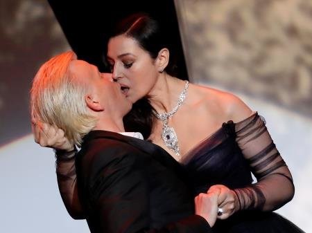 Monica Bellucci'den Cannes'da ateşli öpücük - Resim: 4