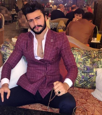 Türk delikanlı erkeğin yeni trendi: Tesbih, dar gömlek, bilek üstü dar pantolon modası - Resim: 2