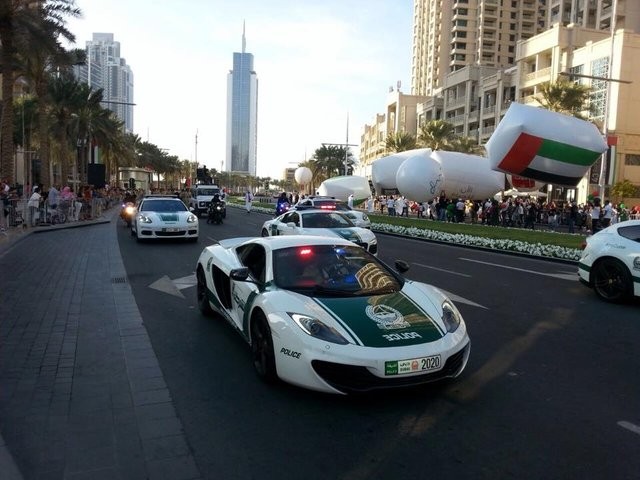 Dubai Polis Teşkilatı'nın birbirinden değerli süper otomobilleri - Resim: 4