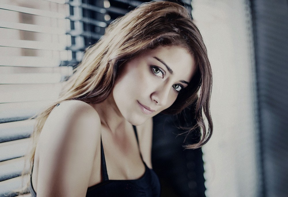 Hazal Kaya'nın bu yıl tatil rotası Yunan Adaları oldu - Resim: 2