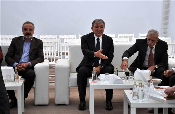 Türk ve Sakık, Abdullah Gül ve kardeşine başsağlığı diledi - Resim: 1