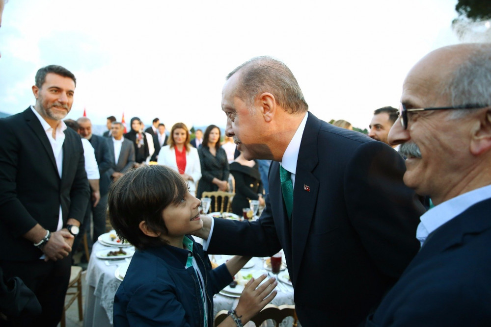 Cumhurbaşkanı Erdoğan'ın iftar yemeğinde ünlüler geçidi - Resim: 1