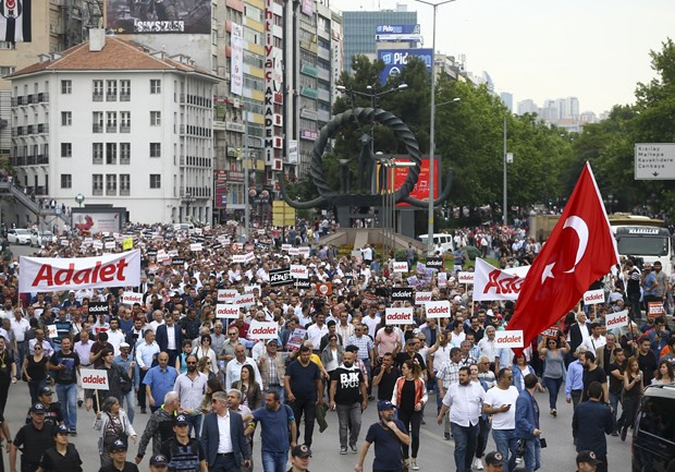 CHP'nin Adalet yürüyüşünden kameralara yansıyanlar - Resim: 1