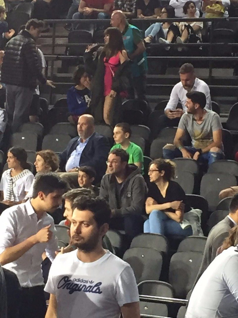 Bahar-Nihal Candan kardeşler Darüşşafaka Doğuş-Fenerbahçe maçına gitti - Resim: 3