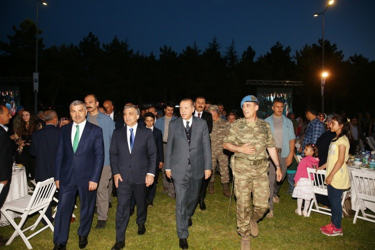 Abdullah Gül ve Erdoğan birlikte iftar yaptı - Resim: 3