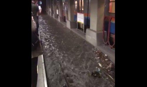 İstanbul'da Metro istasyonları sular altında! - Resim: 2