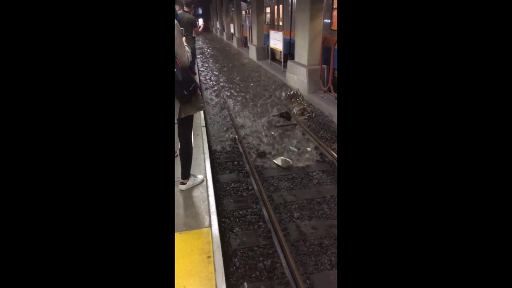 İstanbul'da Metro istasyonları sular altında! - Resim: 4