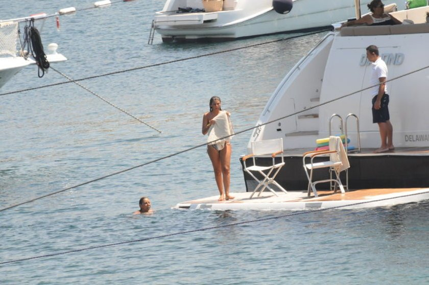 Begüm Eyilik teknede bikiniyle yakalandı - Resim: 2