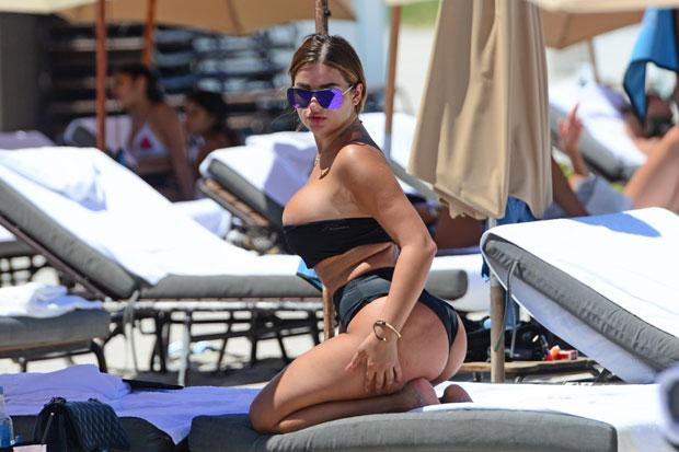 Rus Kim Kardashian Anastasia, sahile indi - Resim: 4