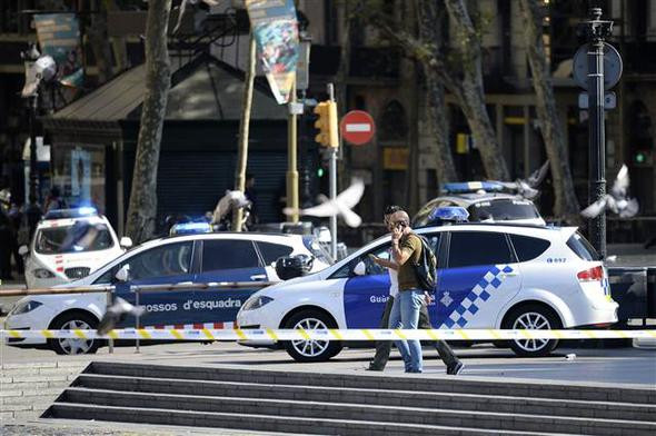 Barcelona'daki saldırılardan dehşet kareleri - Resim: 4