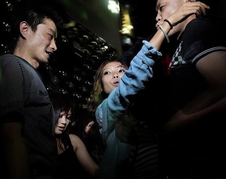 Çin'in karanlık yüzü: Zengin iş adamlarıyla fuhuşa zorlanan kadınlar - Resim: 1