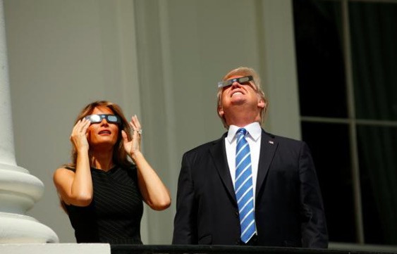 Trump'ın güneş tutulması görüntüleri sosyal medyayı salladı - Resim: 1