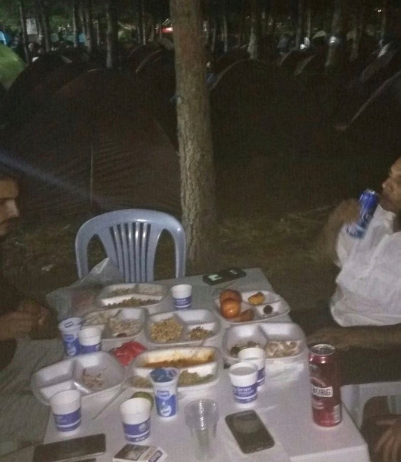 AKP'li vekil şehitlikte içki içen CHP'lilerin görüntülerini paylaştı - Resim: 2