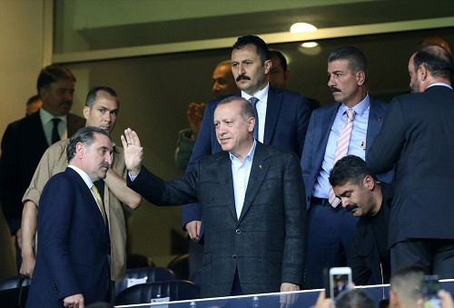Erdoğan, Fenerbahçe Strum Graz maçını izledi - Resim: 4