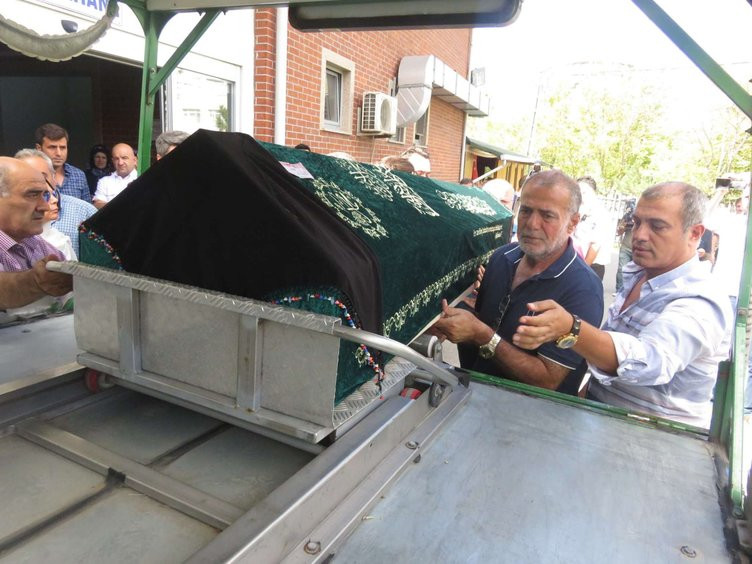 Filiz Aker'in cenaze töreninde dikkat çeken detaylar - Resim: 2