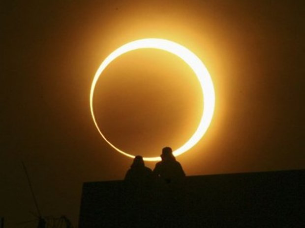 Google'dan 21 Ağustos'taki güneş tutulmasına özel gözlük - Resim: 1