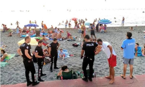 Zonguldak'ta plajda bira içen kadınlar gözaltına alındı sosyal medya çalkalandı - Resim: 2