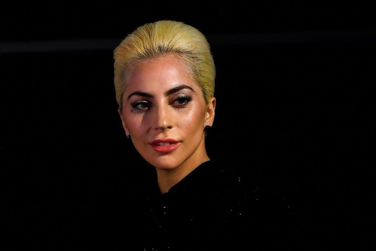 Müziğe ara veren Lady Gaga hastalıkla boğuşuyor - Resim: 1