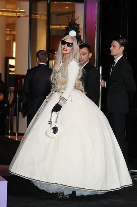 Müziğe ara veren Lady Gaga hastalıkla boğuşuyor - Resim: 2