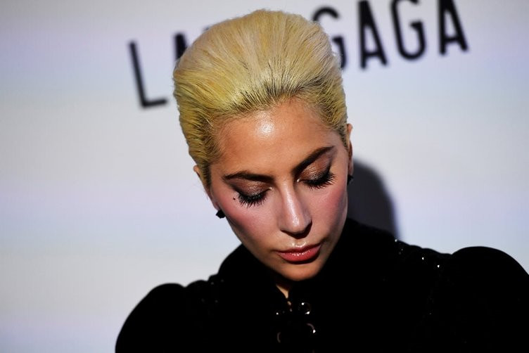 Müziğe ara veren Lady Gaga hastalıkla boğuşuyor - Resim: 4