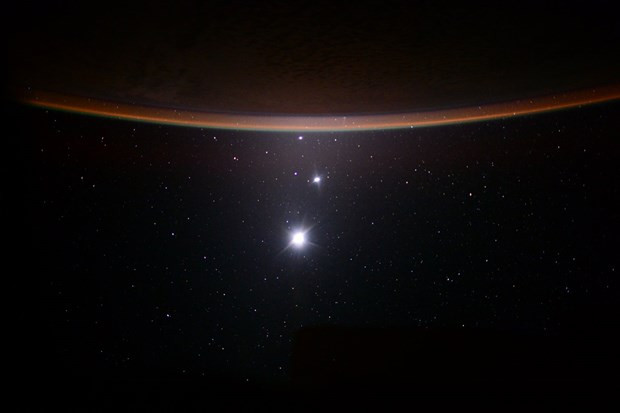 Işığı yansıtmayan yeni bir gezegen keşfedildi - Resim: 3