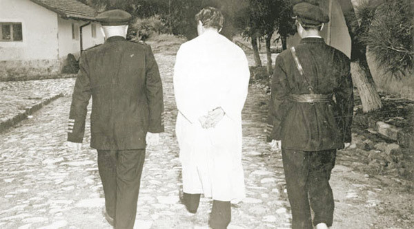 Adnan Menderes'in idam edildiği gün kapısına bırakılan not - Resim: 2