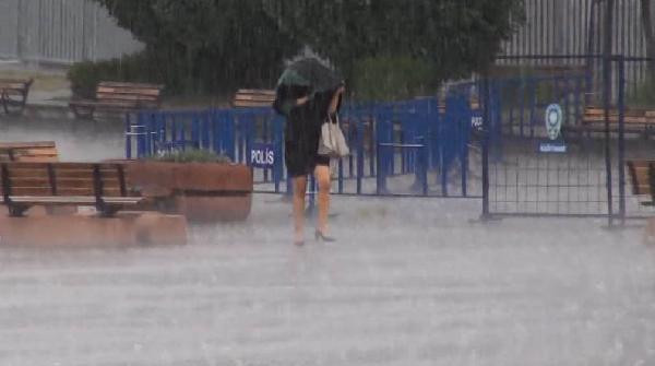 İstanbul'da yağmur aniden bastırınca ortaya bu görüntüler çıktı - Resim: 4