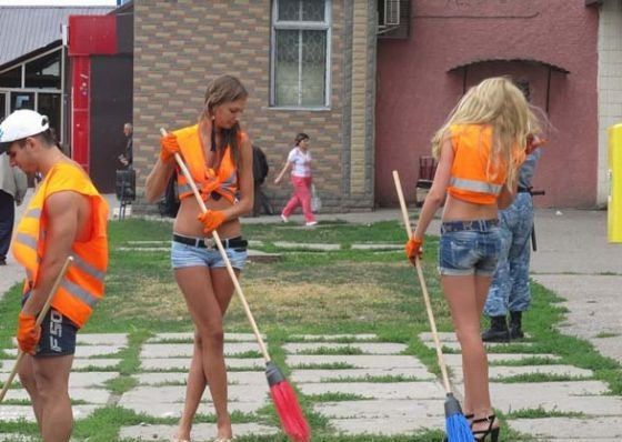Ukrayna'nın birbirinden seksi temizlik işçileri - Resim: 3