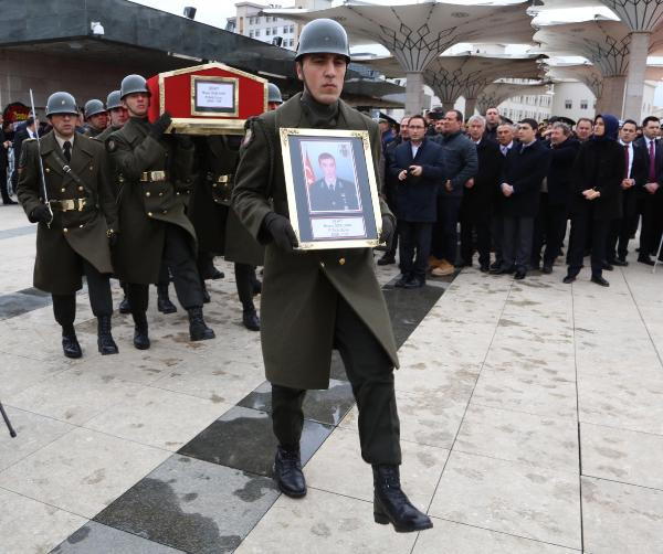 Erdoğan şehit Piyade Astsubay Üstçavuş Musa Özalkan'ın cenazesinde ağladı - Resim: 3