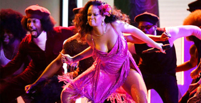 Rihanna'dan ağızları açık bırakan vahşi dans - Resim: 2