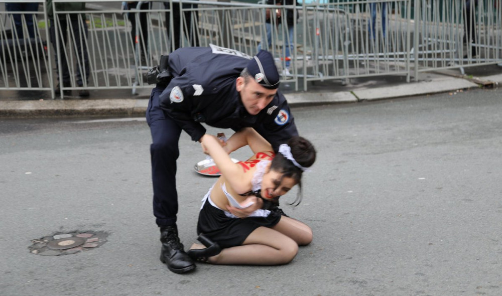FEMEN'den Erdoğan'a protesto - Resim: 2