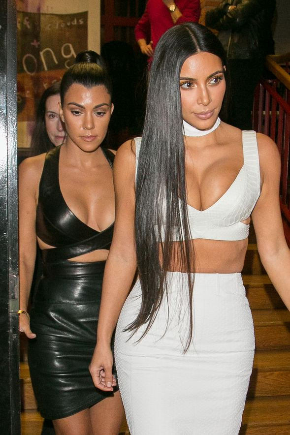 Kourtney Kardashian Kim'e nispet yapıyor! - Resim: 2