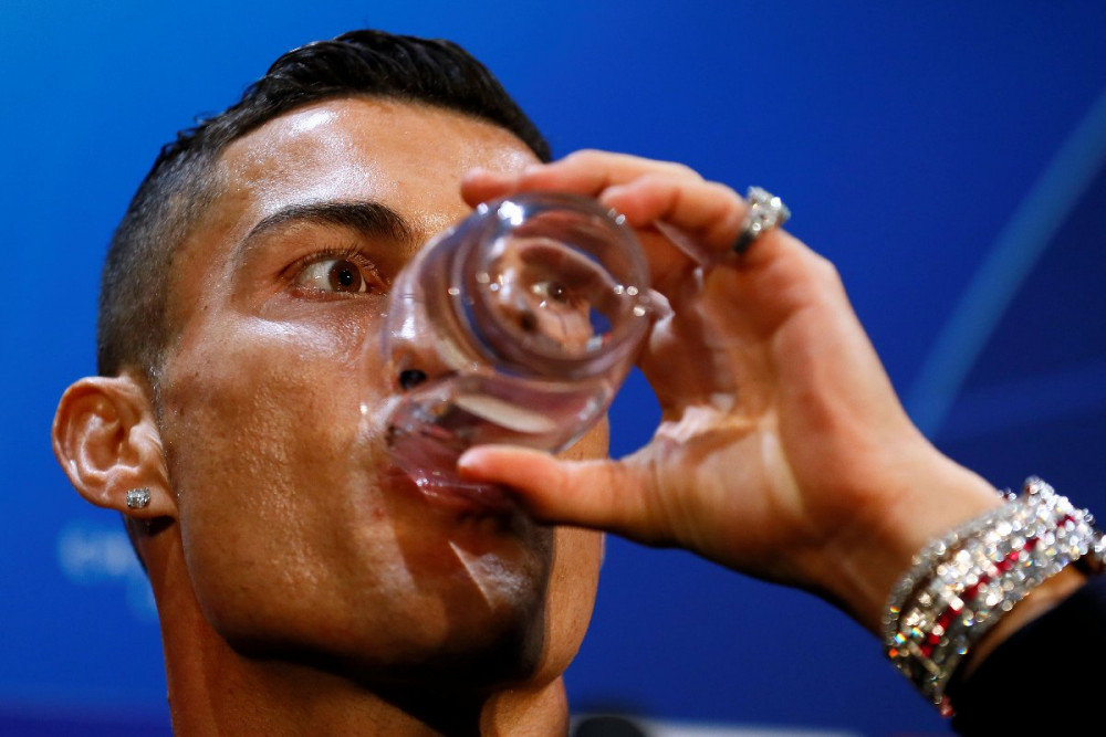 Basın toplantısına Cristiano Ronaldo’nun saati damga vurdu! - Resim: 3