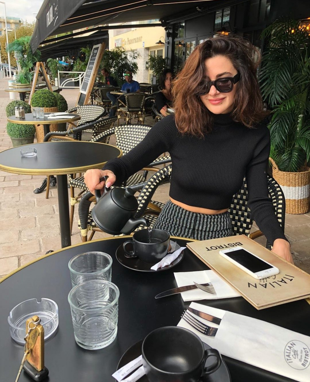Nesrin Cavadzade Cannes'da beğeni topladı - Resim: 4
