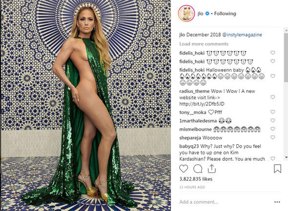 Jennifer Lopez'den 49 yaşına inat cesur dekolte - Resim: 1