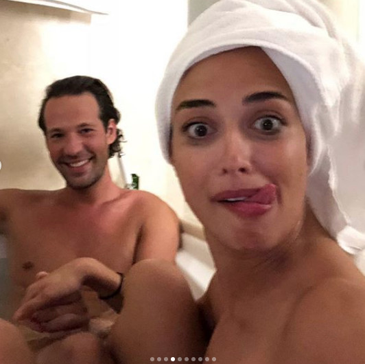 Türk model Elif Aksu'dan banyoda çıplak poz - Resim: 4