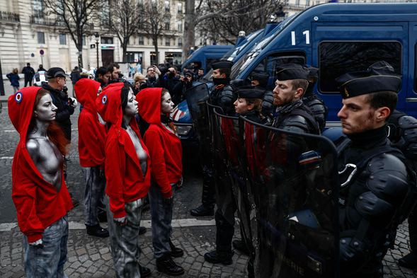 Paris'te gösteriler başladı: Çok sayıda gözaltı - Resim: 2