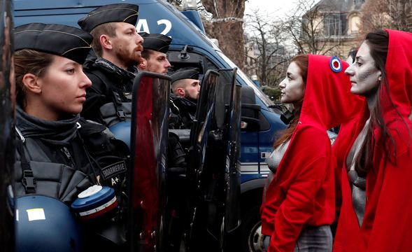 Paris'te gösteriler başladı: Çok sayıda gözaltı - Resim: 3