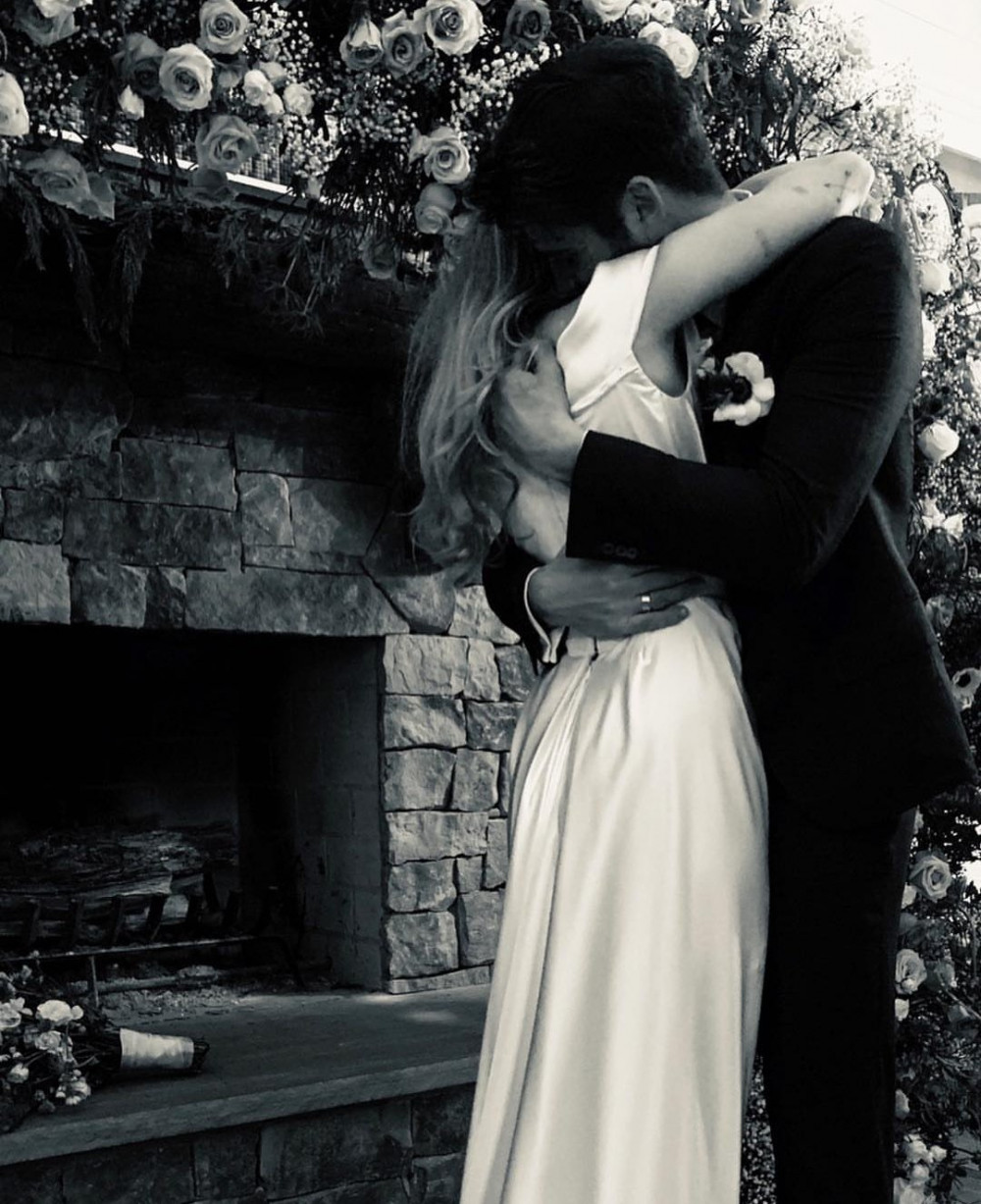 Miley Cyrus ve Liam Hemsworth evlendi - Resim: 2