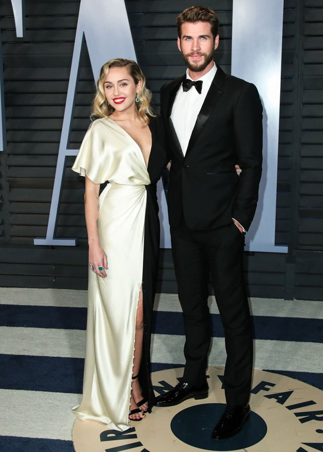 Miley Cyrus ve Liam Hemsworth evlendi - Resim: 4