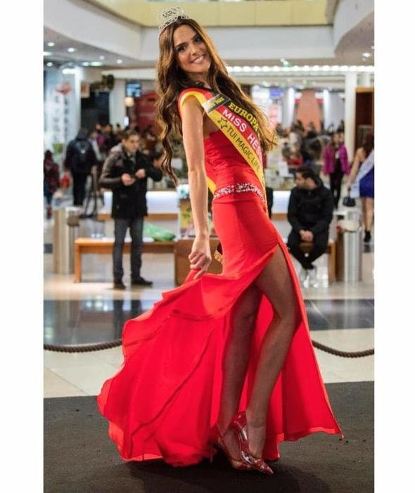 Miss Germany 2018 finalinde dikkat çeken Türk güzel Derya Sipahi - Resim: 3