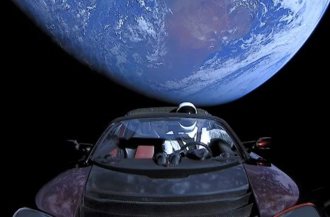 Elon Musk'ın uzaya fırlattığı arabası Tesla Roadster dünyaya çarpabilir - Resim: 2