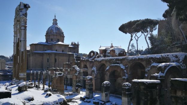 Roma'da 6 yıl sonra kar yağınca ordu göreve çağrıldı - Resim: 2