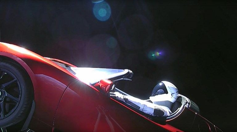 Elon Musk sözünü tuttu! Tesla otomobil uzayda - Resim: 3