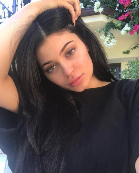 Kylie Jenner'ın yeni doğan kızının ismi belli oldu: Stormi - Resim: 4