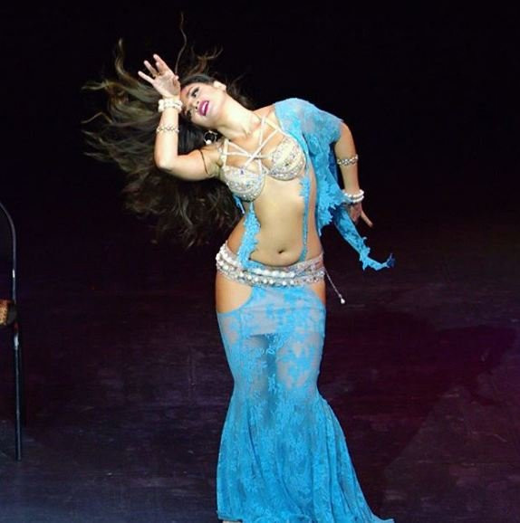 Mısır, Rus dansözü çok seksi olduğu için sınırdışı edecek - Resim: 1
