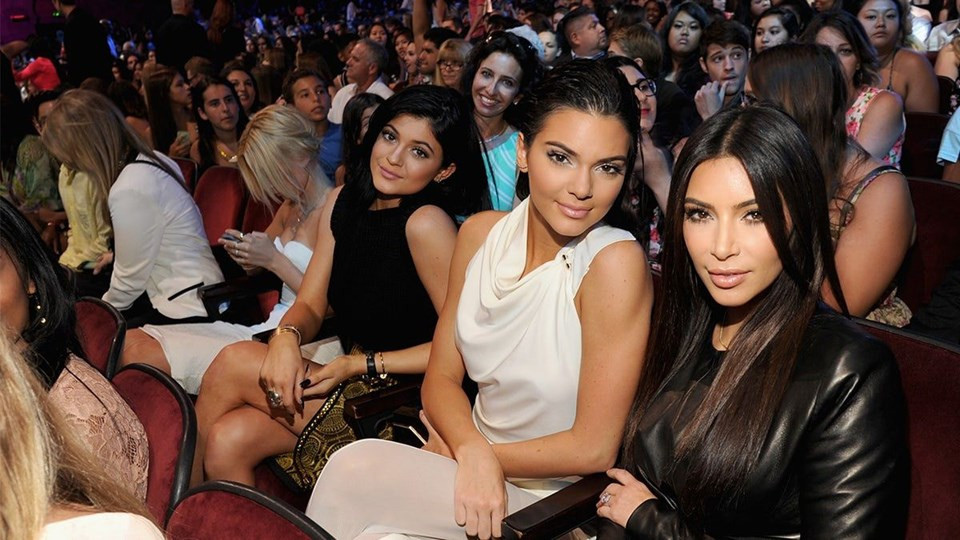 Kardashian ve Jenner kardeşler kıskançlıktan birbirine girdi - Resim: 4