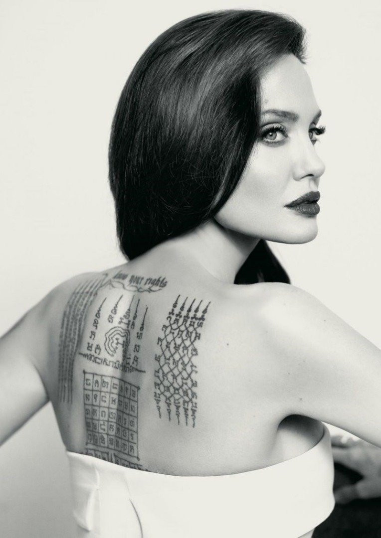 Angelina Jolie’nin dövmeleri başrolde - Resim: 2