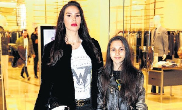 Lara Surol kızı Jasmin ile birlikte Türkiye'de - Resim: 3